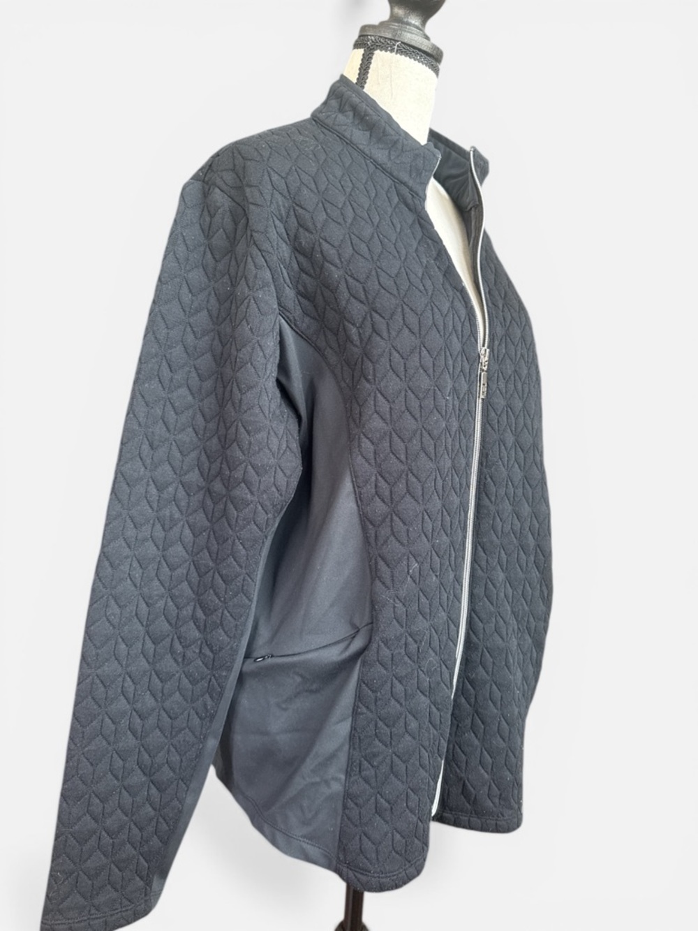 Tail White Label Women’s Quilted Black Zip-Front Golf Jacket